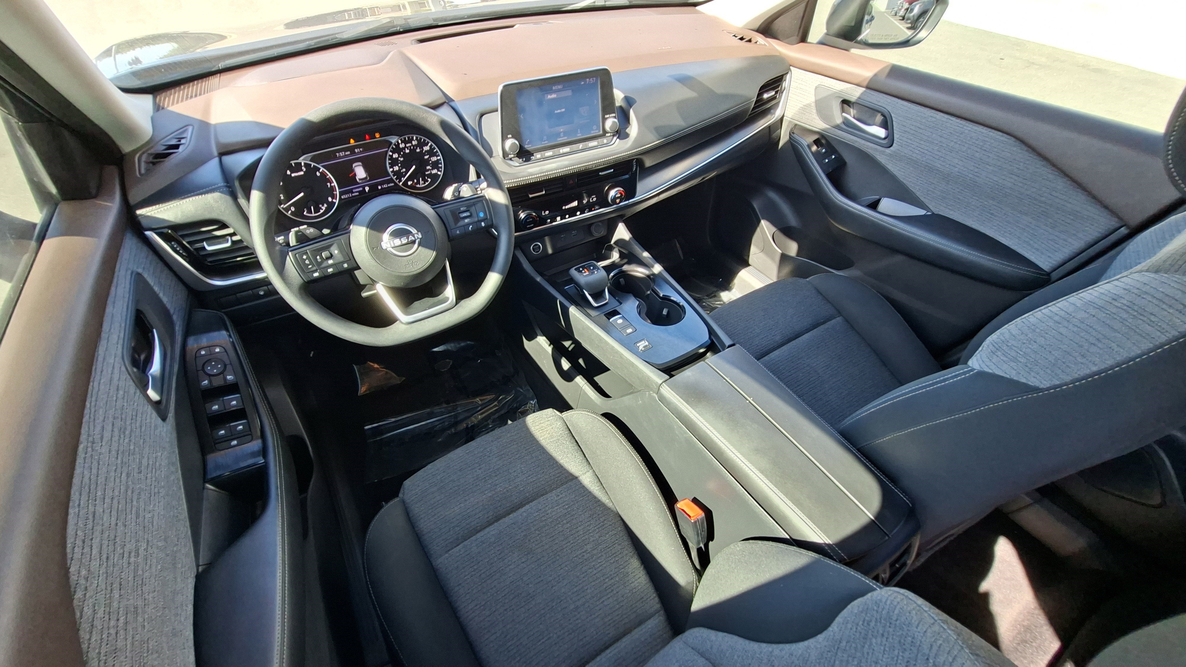 Used 2022 Nissan Rogue SV FWD image 19