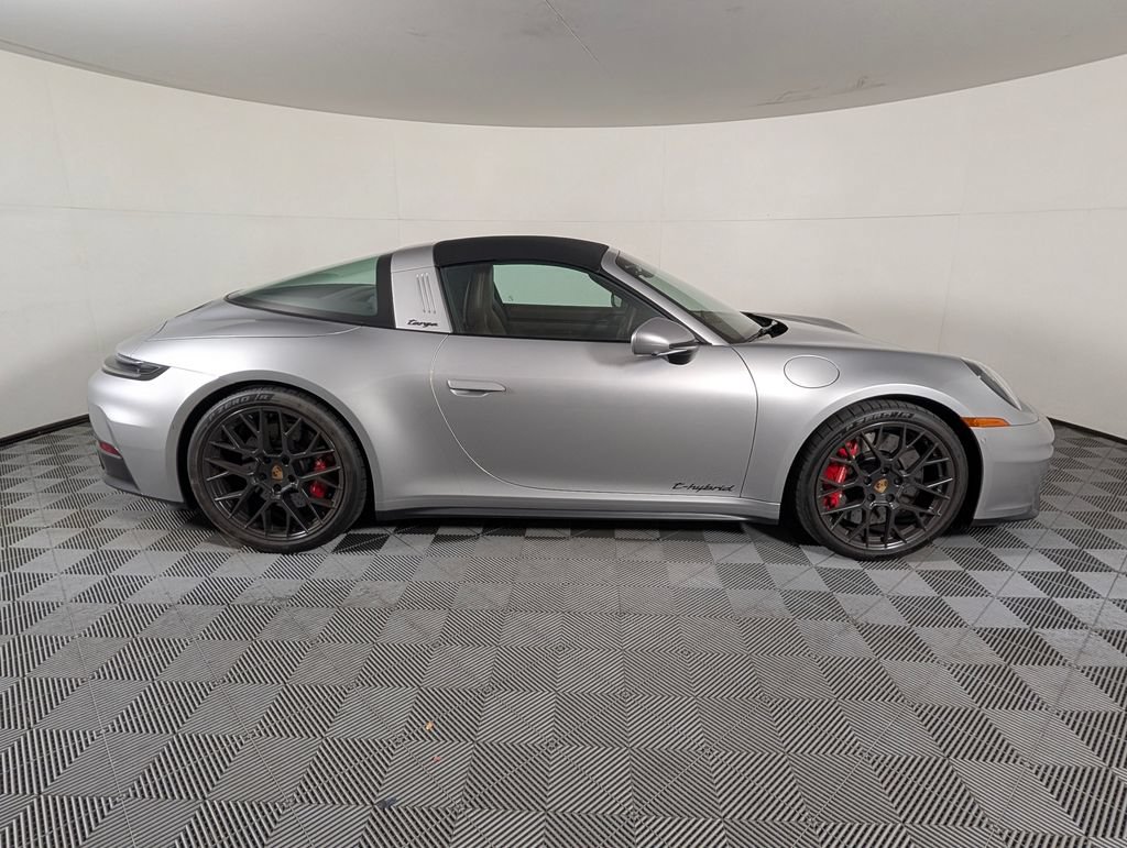 Certified 2026 Porsche 911 Targa 4 GTS AWD/4WD image 8