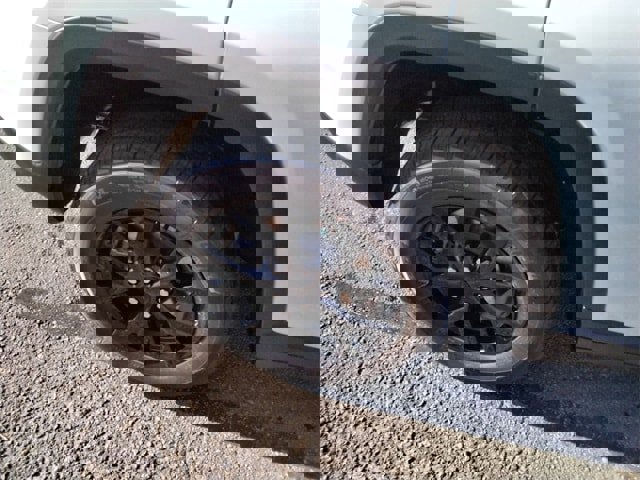 New 2025 Jeep Grand Cherokee Altitude image 19