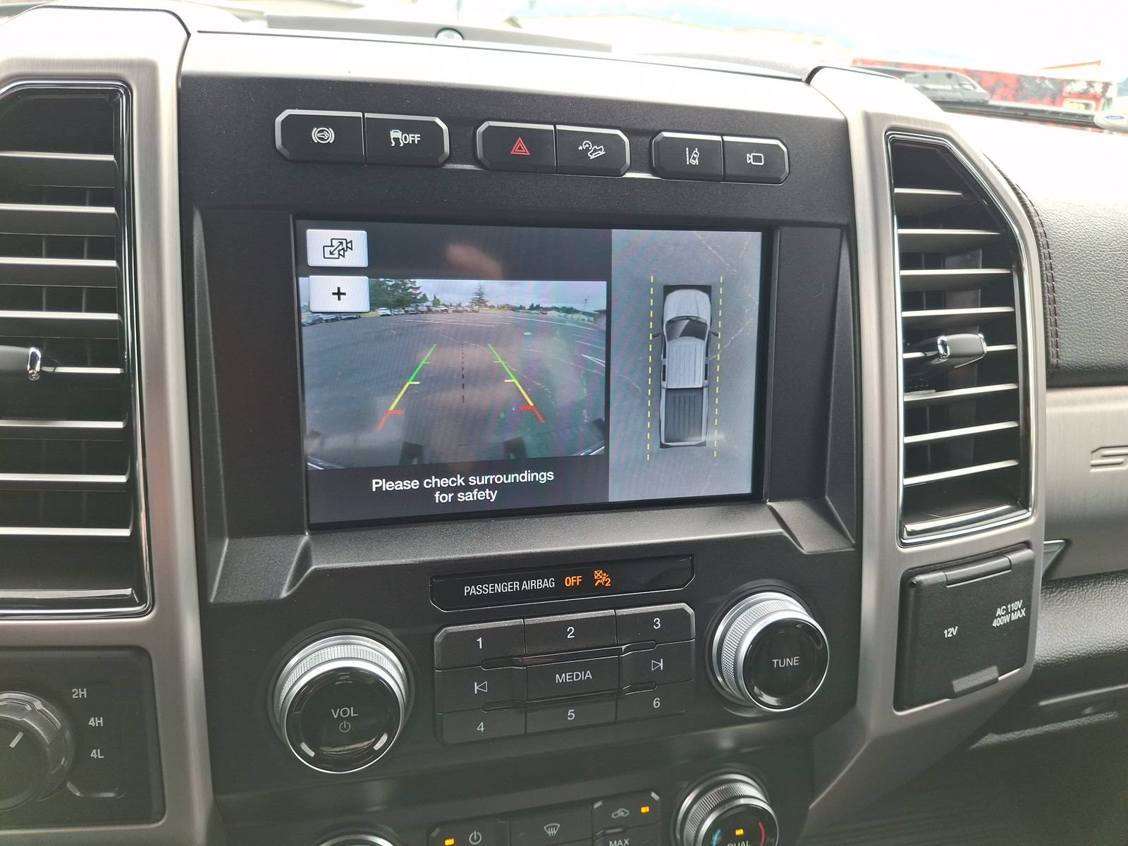 Used 2019 Ford F350 Platinum w/ Platinum Ultimate Package AWD/4WD image 15