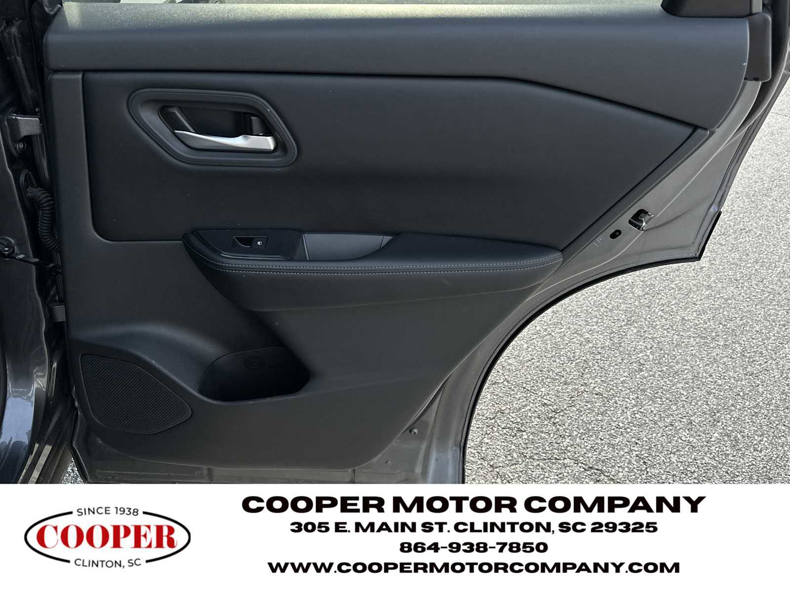 Used 2025 Nissan Rogue SV image 16