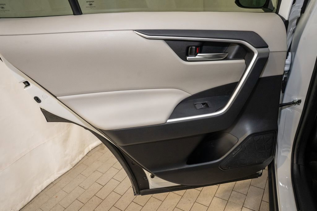 Used 2022 Toyota RAV4 XLE image 11