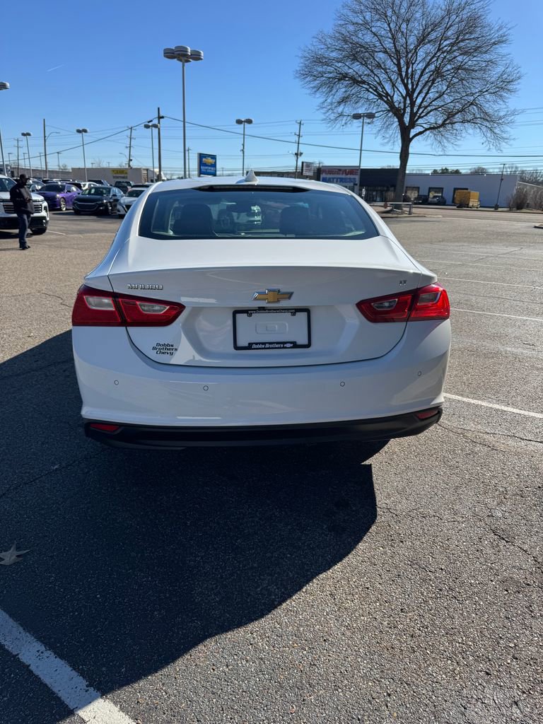 Used 2018 Chevrolet Malibu LT w/ Leather Package image 6