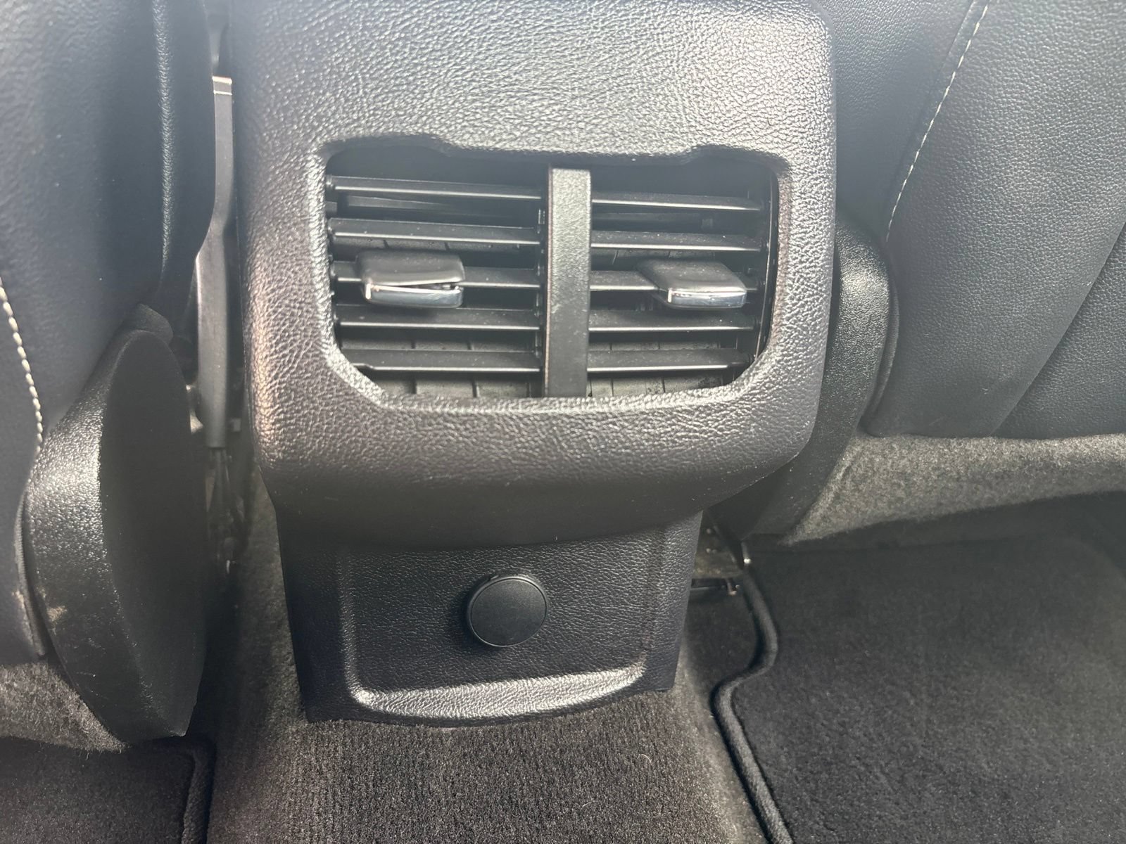 Used 2019 Ford Fusion Energi Titanium FWD image 31