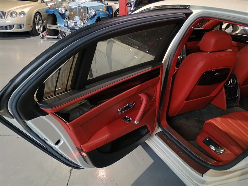Used 2015 Bentley Flying Spur V8 AWD/4WD image 12
