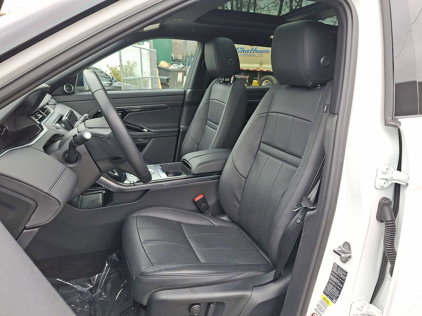 Used 2023 Land Rover Range Rover Evoque SE image 11