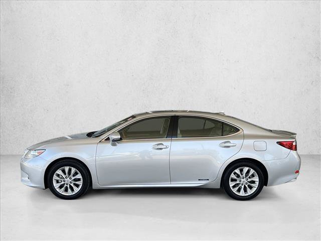 Used 2014 Lexus ES 300h w/ Luxury Package w/Bamboo Trim FWD image 2