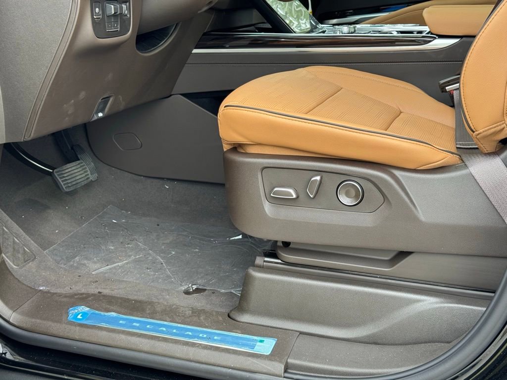 New 2026 Cadillac Escalade ESV Luxury w/ Touring Package image 18