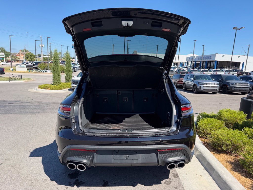 Used 2024 Porsche Macan Turbo AWD/4WD image 8