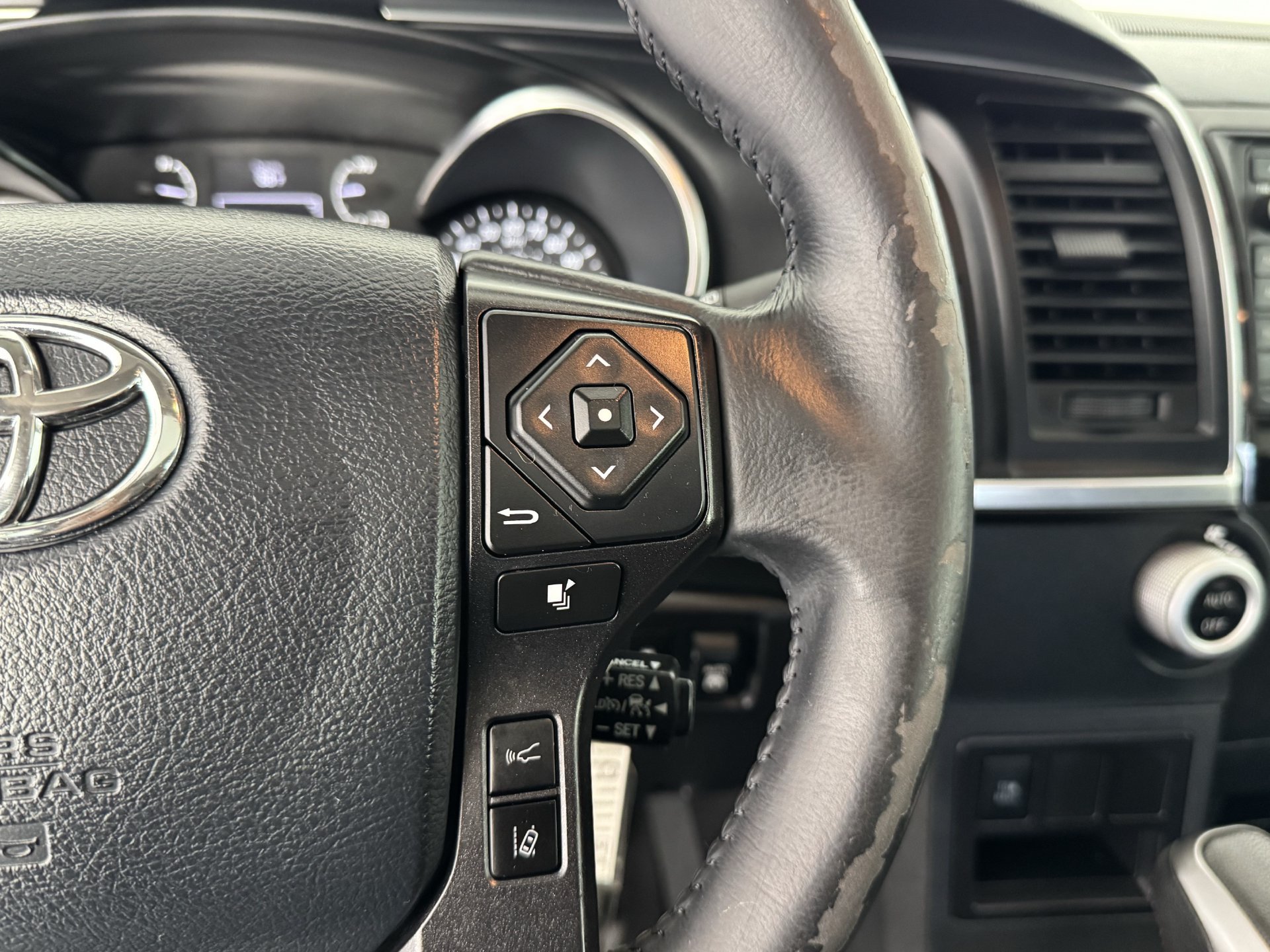Used 2019 Toyota Sequoia TRD Sport w/ TRD Sport Premium Package RWD image 27