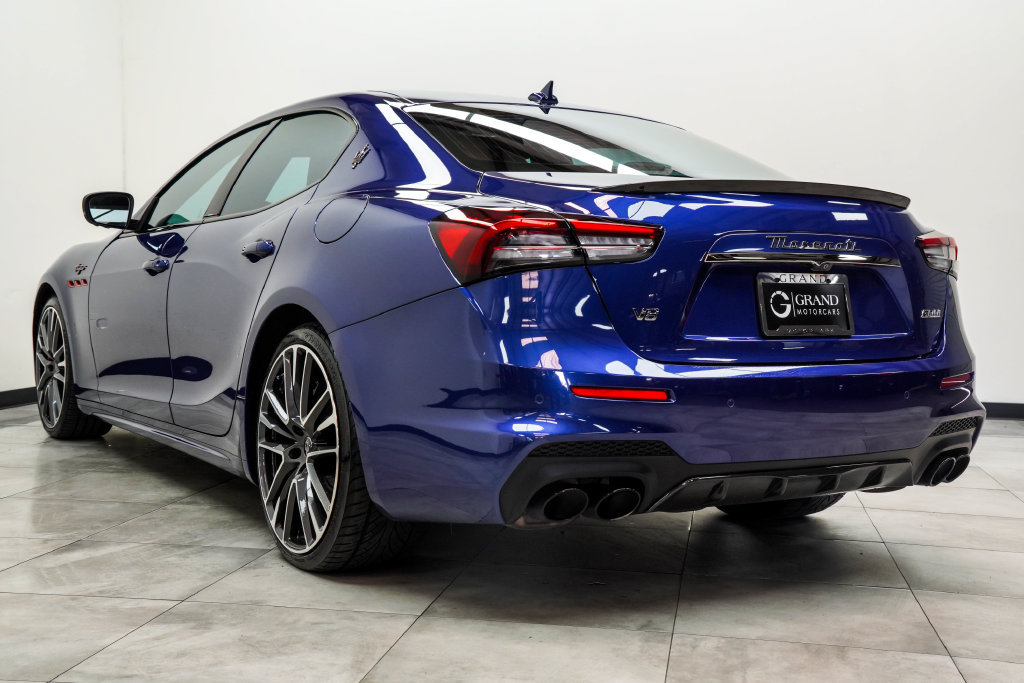 Used 2022 Maserati Ghibli Trofeo RWD image 11