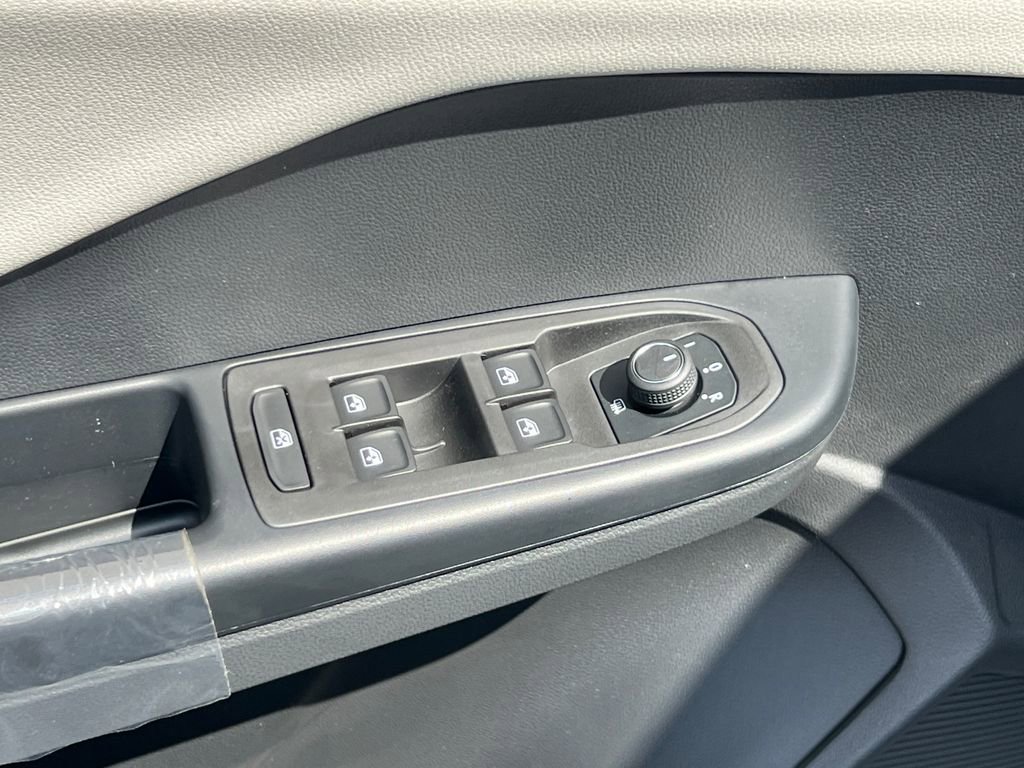 New 2025 Volkswagen Taos S image 16