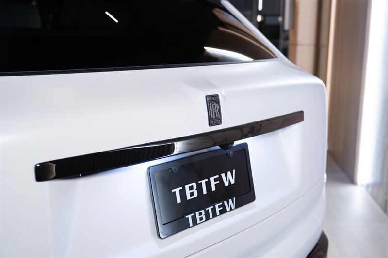 Used 2023 Rolls-Royce Cullinan Black Badge AWD/4WD image 36