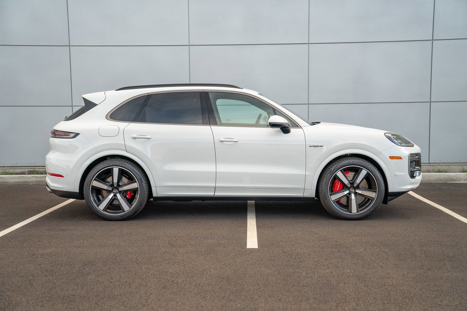 New 2025 Porsche Cayenne Turbo image 8
