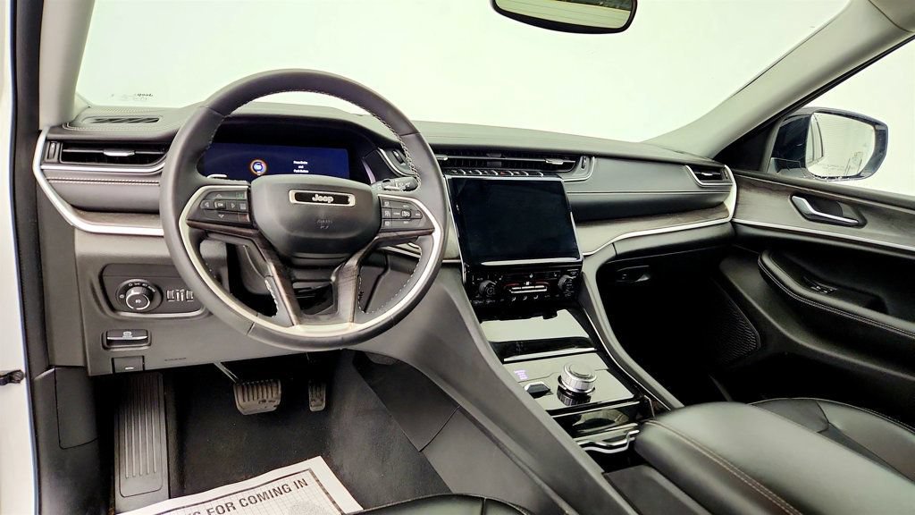 Used 2023 Jeep Grand Cherokee Limited AWD/4WD image 13