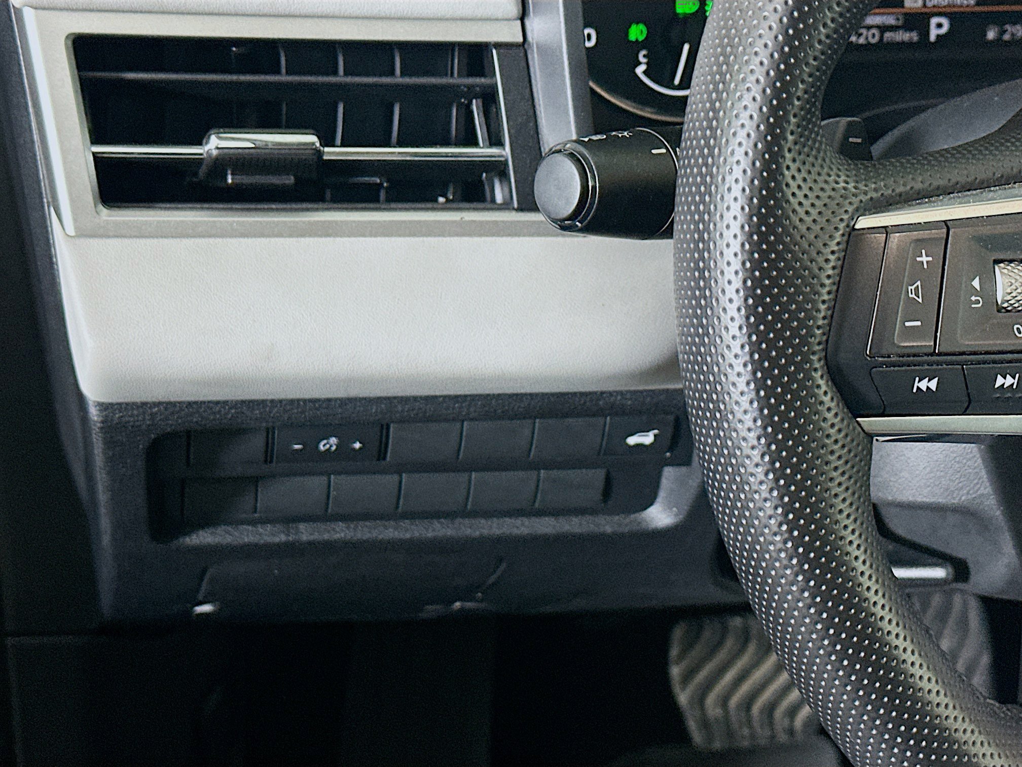 Used 2025 Mitsubishi Outlander SE FWD image 17