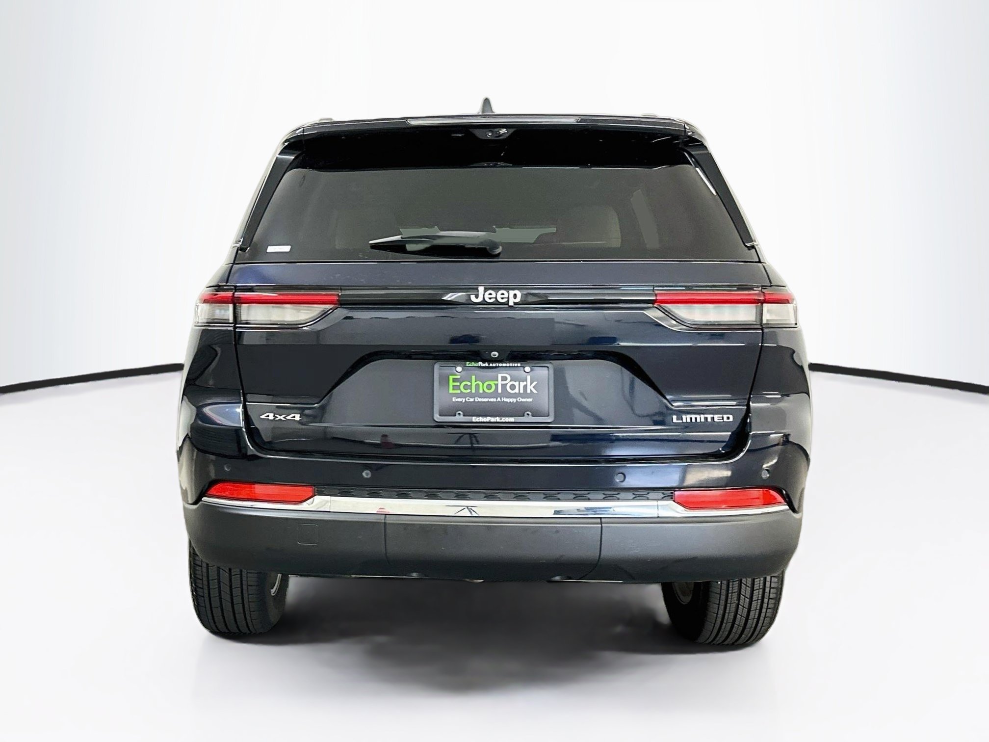Used 2023 Jeep Grand Cherokee Limited w/ Luxury Tech Group II AWD/4WD image 7