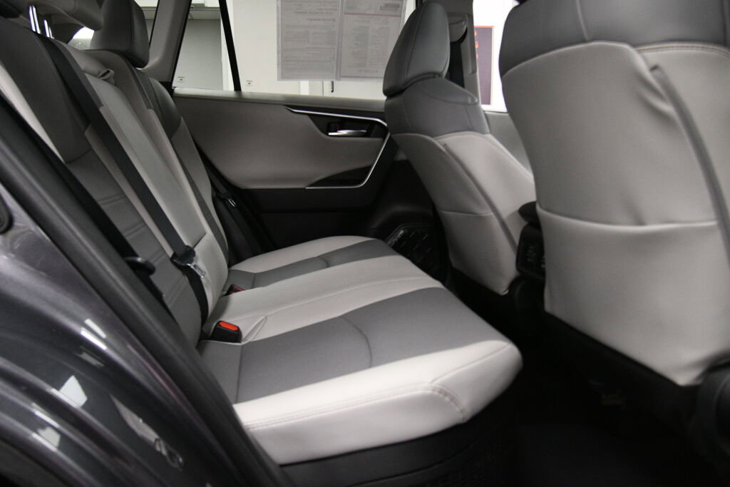 Used 2021 Toyota RAV4 Limited AWD/4WD image 27