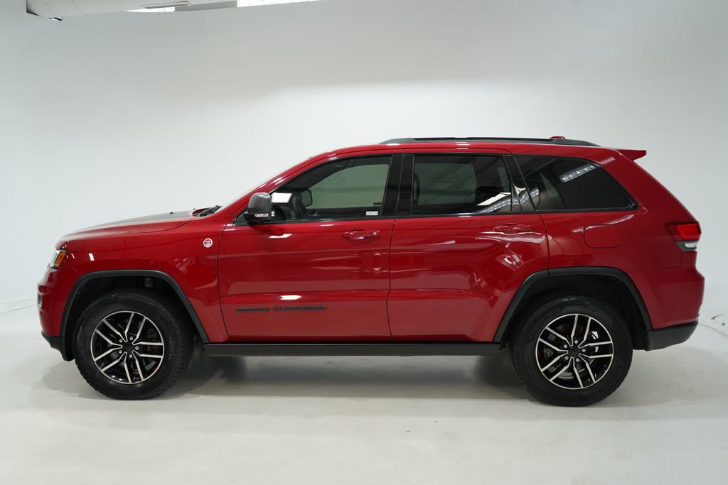 Used 2019 Jeep Grand Cherokee Trailhawk w/ Trailhawk Luxury Group image 4
