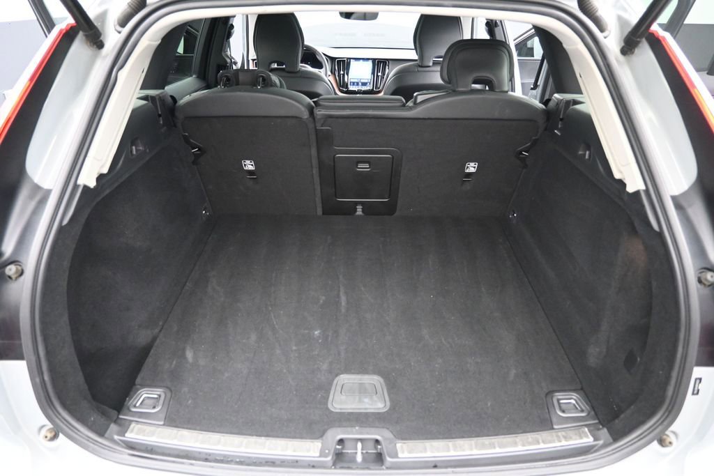 Used 2024 Volvo XC60 B5 Plus AWD/4WD image 19