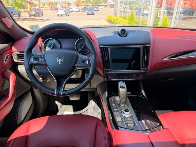 Used 2023 Maserati Levante Modena AWD/4WD image 12