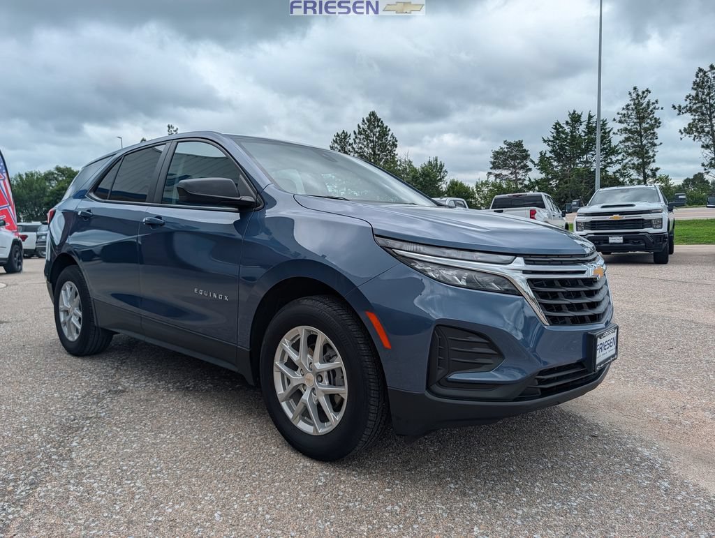 Used 2024 Chevrolet Equinox LS w/ LS Convenience Package AWD/4WD image 8