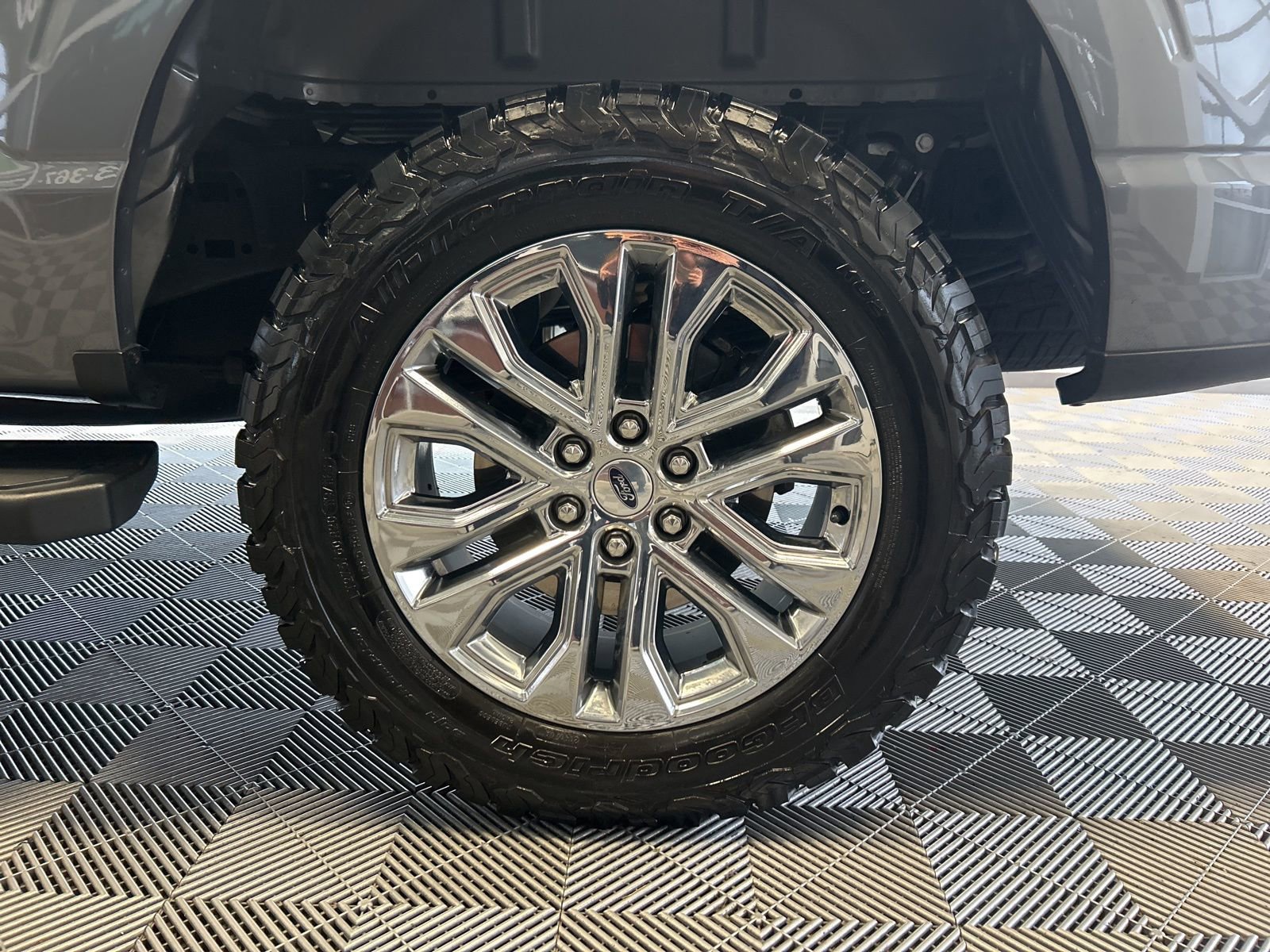 Used 2024 Ford F150 Lariat w/ Bed Utility Package image 7