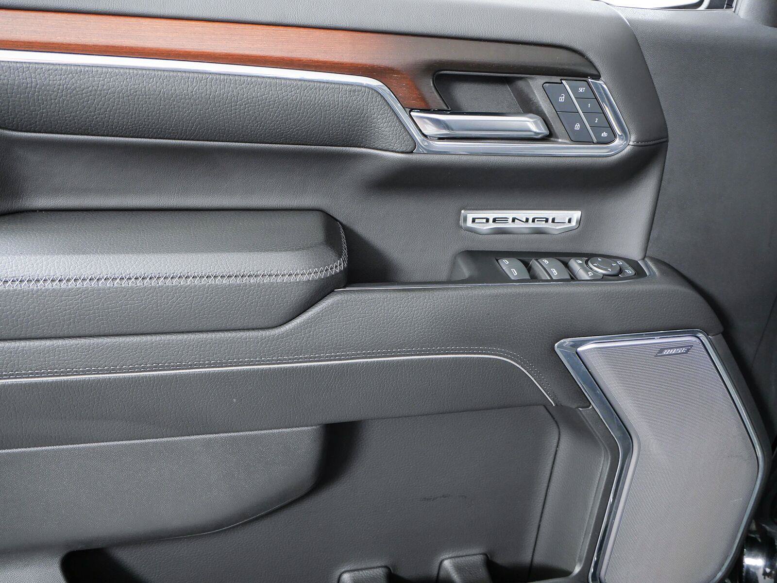 Used 2024 GMC Sierra 1500 Denali AWD/4WD image 8