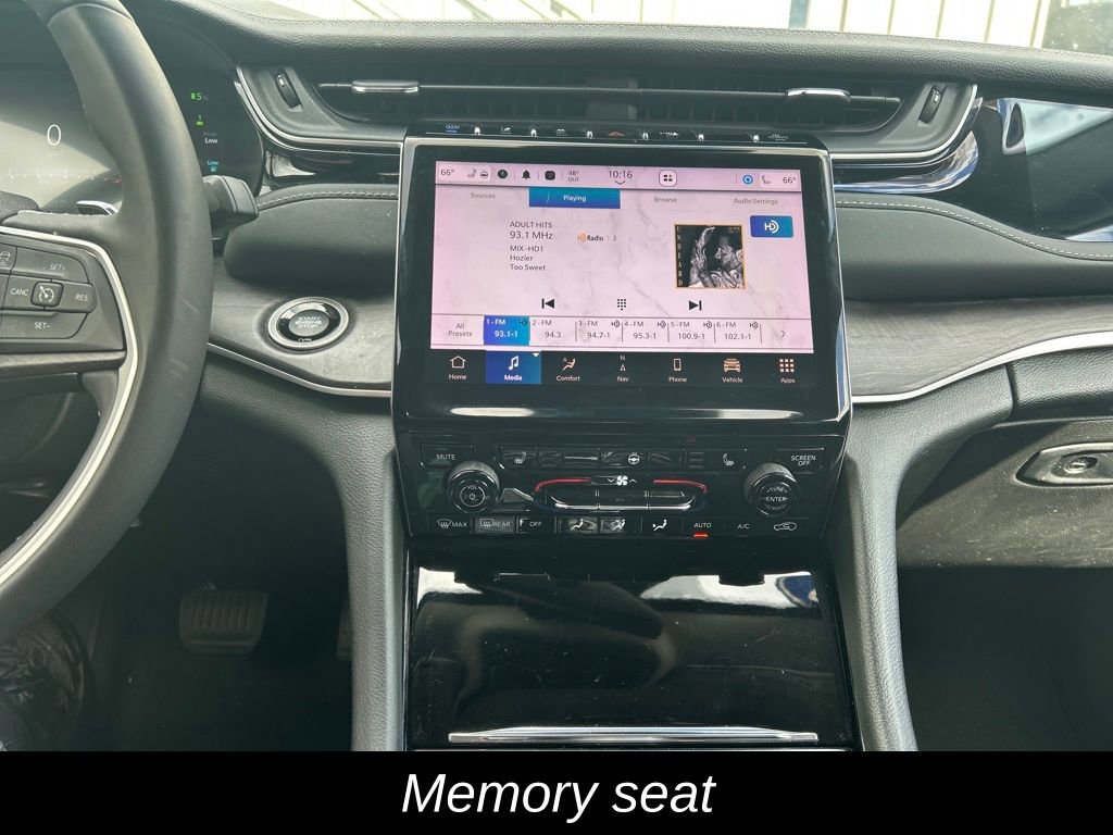 Used 2023 Jeep Grand Cherokee 4WD 4xe image 19