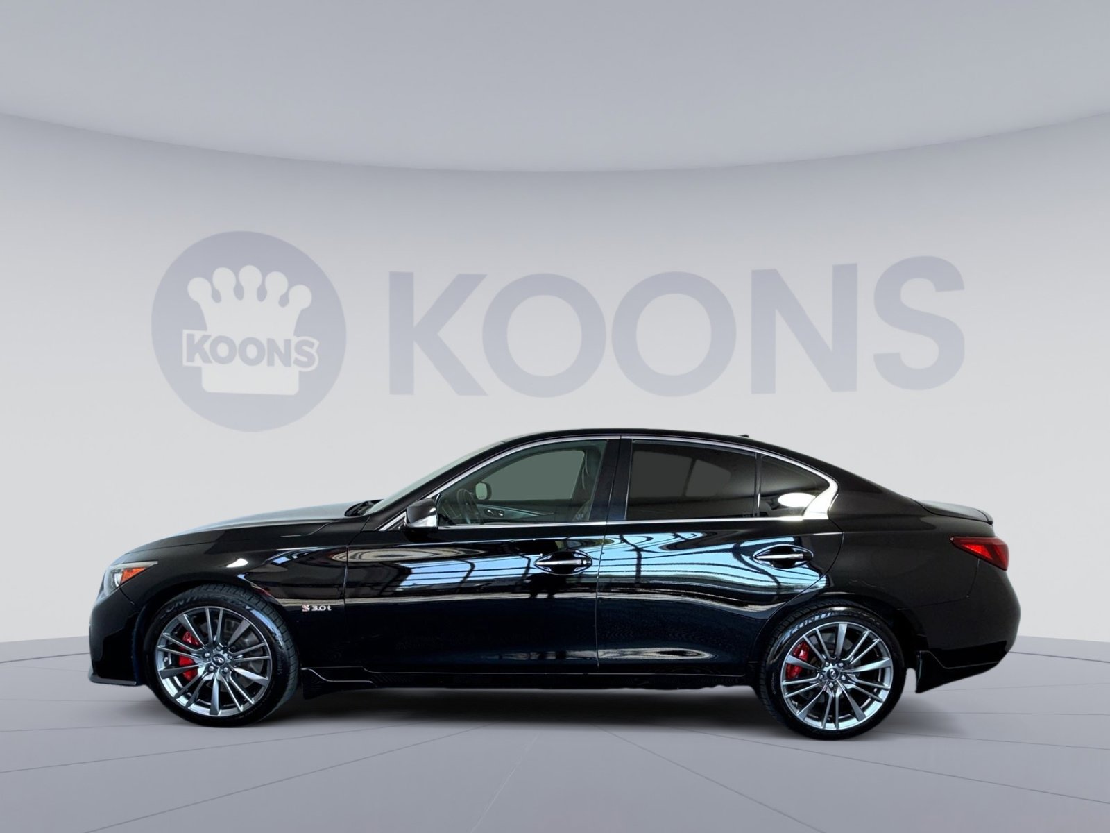 Used 2018 INFINITI Q50 Red Sport 400 w/ Sensory Package (Sport) AWD/4WD image 2