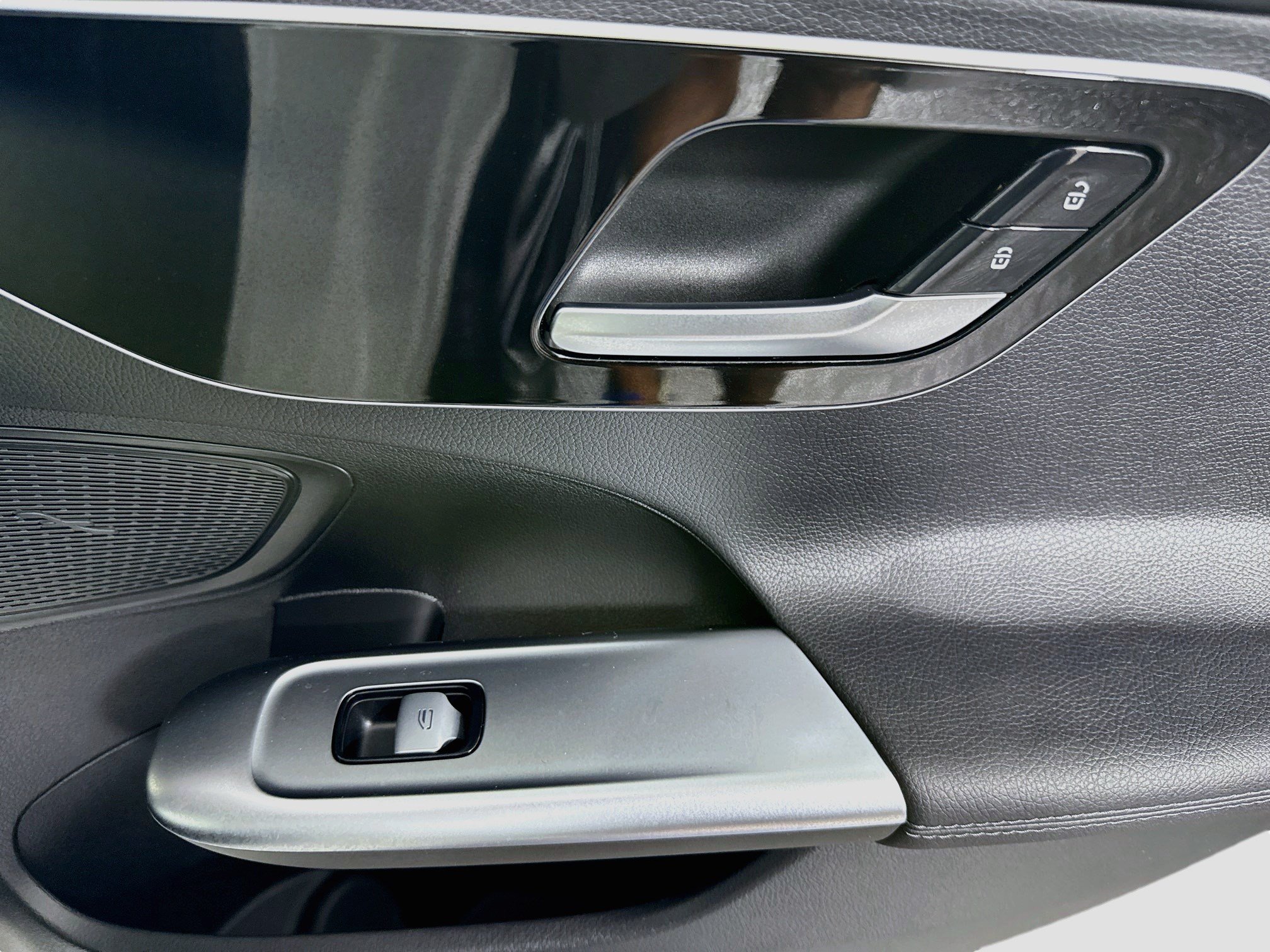 Used 2023 Mercedes-Benz C 300 Sedan image 31