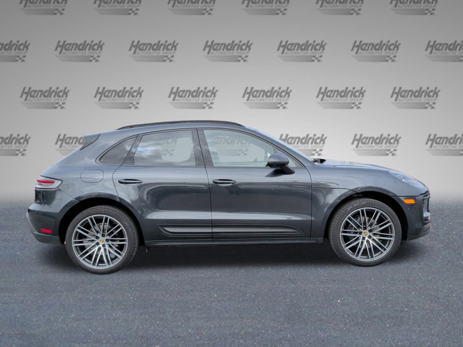 Used 2024 Porsche Macan image 6