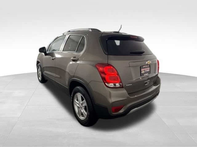 Used 2021 Chevrolet Trax LT w/ Premium Seat Package FWD image 7