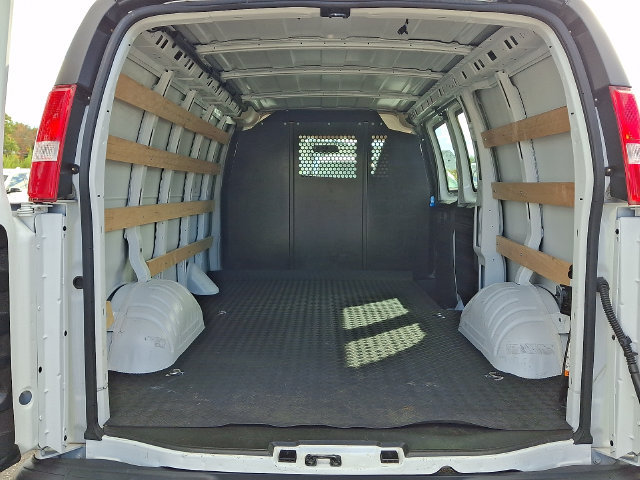 Used 2025 Chevrolet Express 2500 w/ Driver Convenience Package RWD image 31