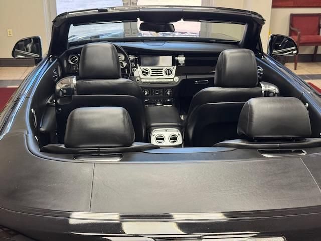 Used 2018 Rolls-Royce Dawn RWD image 20