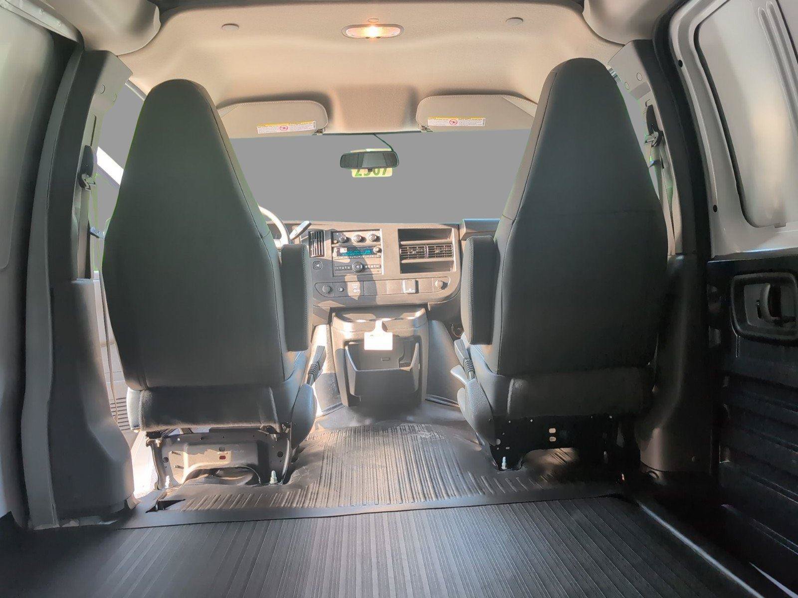New 2026 GMC Savana 2500 w/ Driver Convenience Package RWD image 32