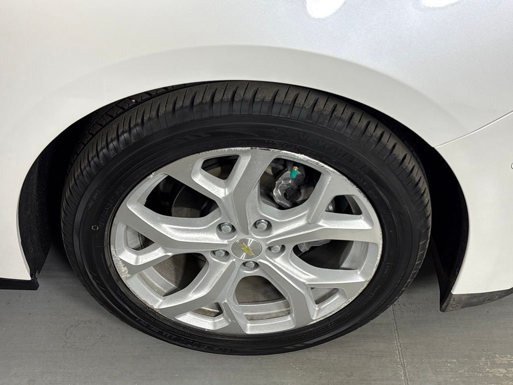 Used 2018 Chevrolet Volt Premier w/ Driver Confidence Package FWD image 11