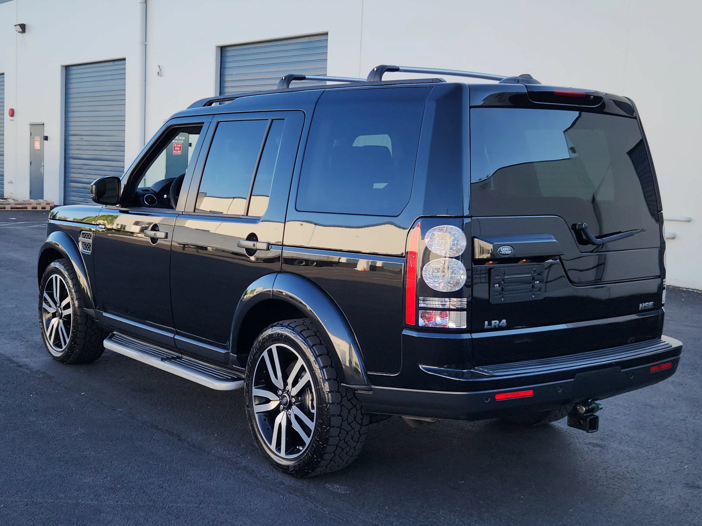 Used 2015 Land Rover LR4 HSE AWD/4WD image 3