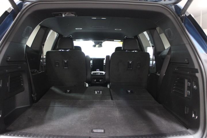 Used 2024 GMC Acadia Denali image 14