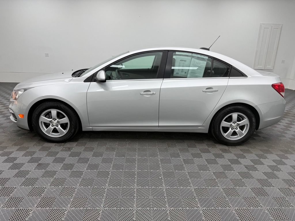 Used 2016 Chevrolet Cruze LT FWD image 12