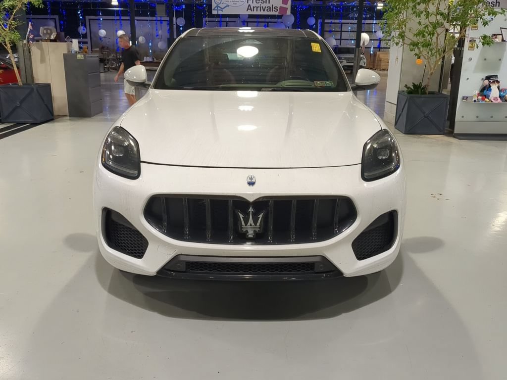 Used 2023 Maserati Grecale Modena AWD/4WD image 3