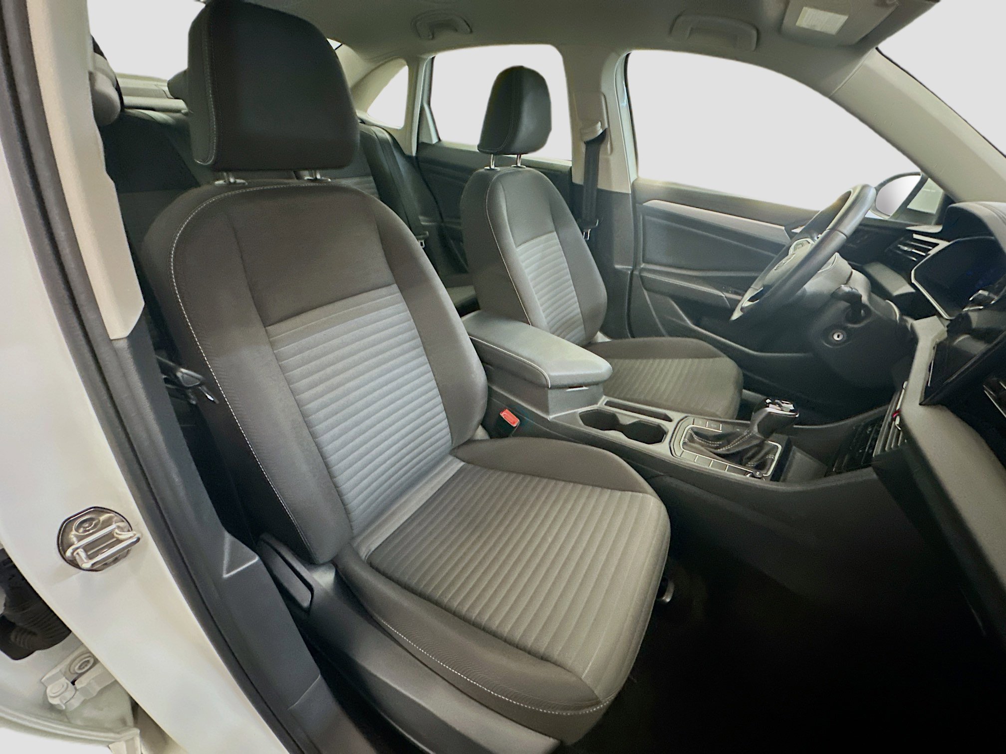 Used 2025 Volkswagen Jetta S image 31