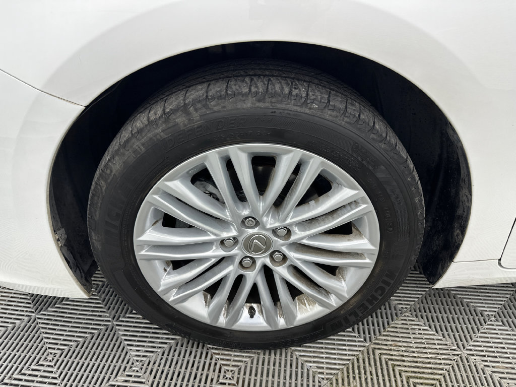 Used 2014 Lexus ES 350 w/ Luxury Package FWD image 12