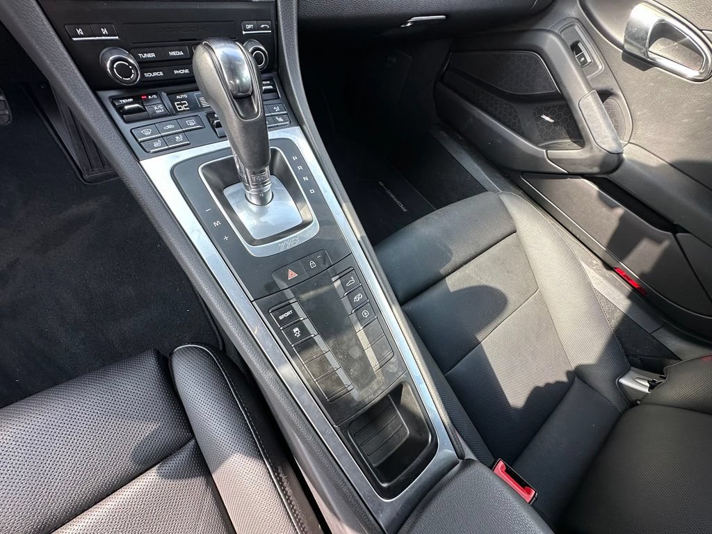 Certified 2025 Porsche 718 Cayman RWD image 28
