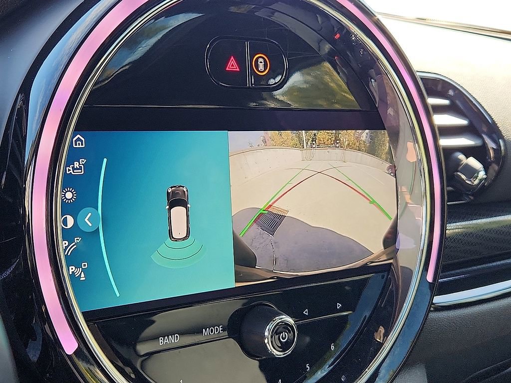 Used 2022 MINI Cooper Clubman S w/ Premium Package image 19