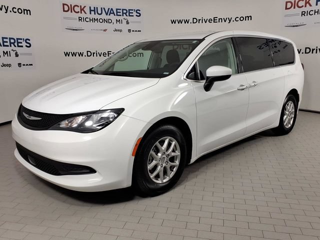 Used 2023 Chrysler Voyager LX FWD image 1