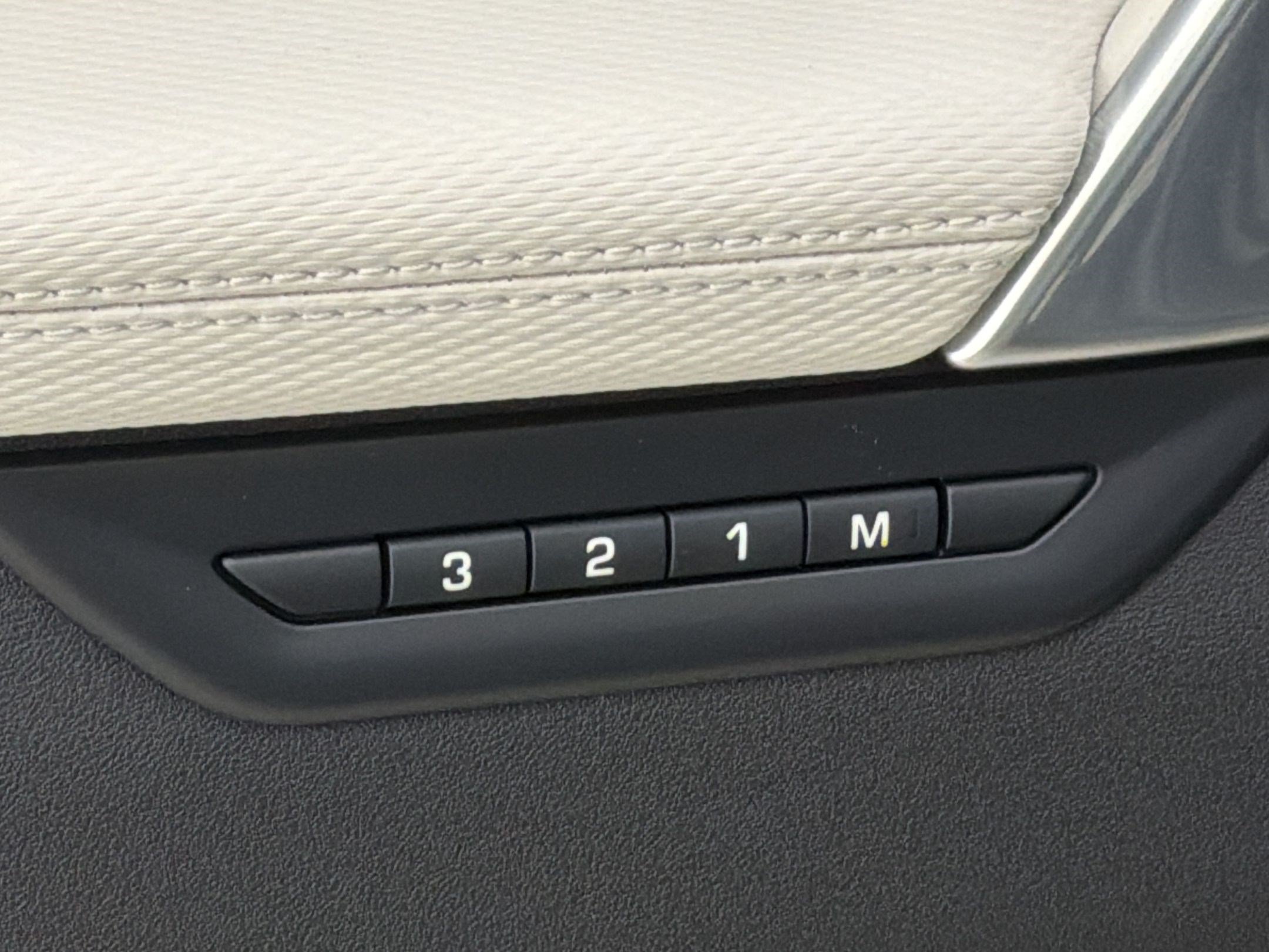 New 2026 Land Rover Discovery Sport Landmark AWD/4WD image 18