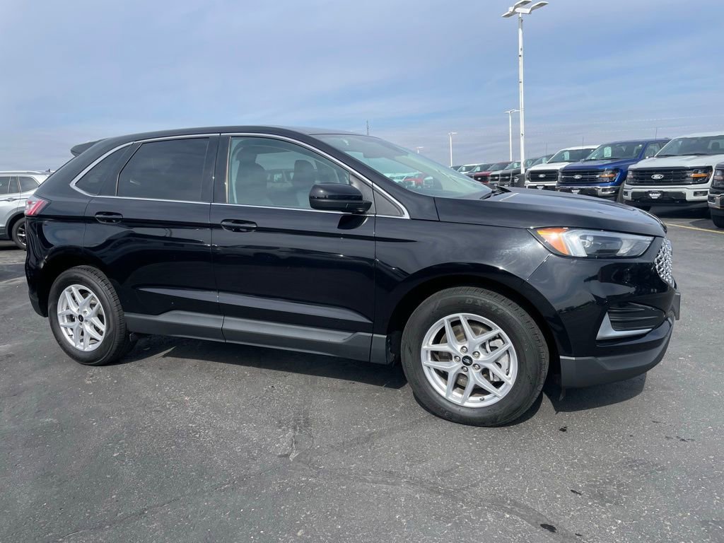 Used 2023 Ford Edge SEL image 2