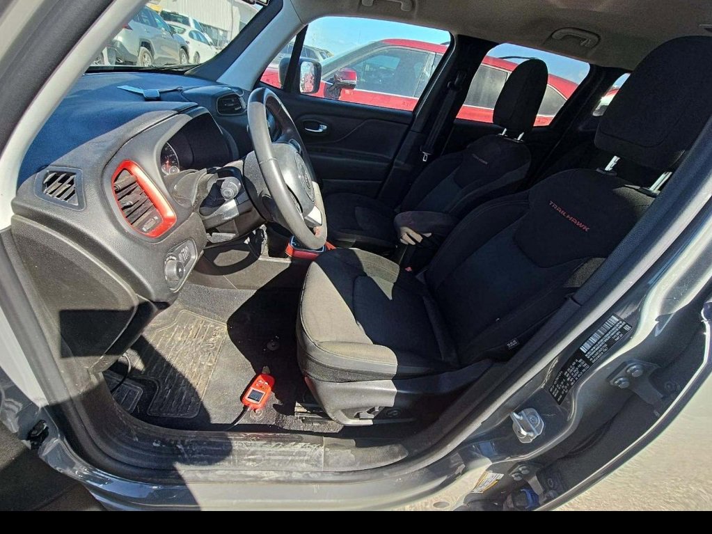 Used 2020 Jeep Renegade Trailhawk w/ Popular Equipment Group image 9