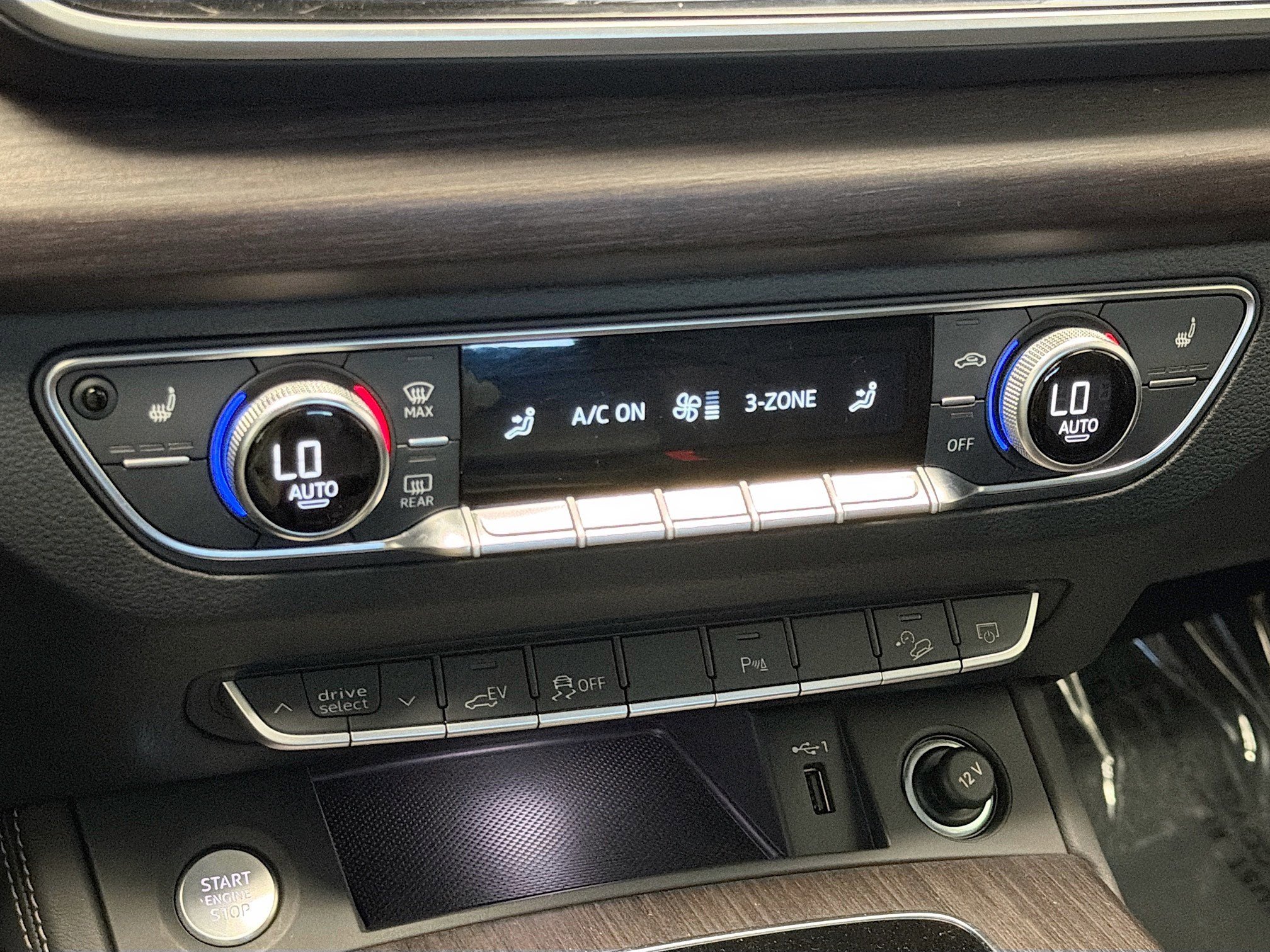 Used 2024 Audi Q5 e Premium Plus w/ Premium Plus Package image 10